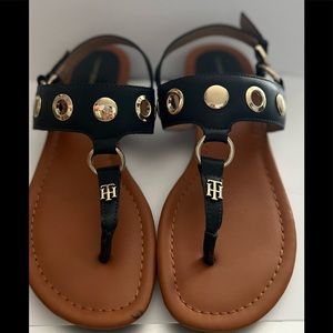 These black and gold sandals are everything !! So comfy and match with anything